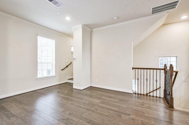 Building Photo - 1504 Peyton Oaks Pl