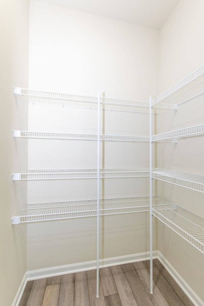 Building Photo - 717 Risdon Trail S