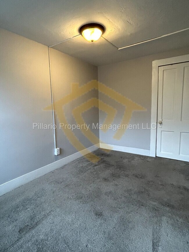 Building Photo - 631 Second Street