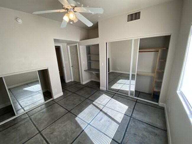 Building Photo - Pre-Leasing for September!