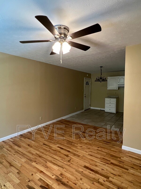 Building Photo - 5924 Blossom Rd