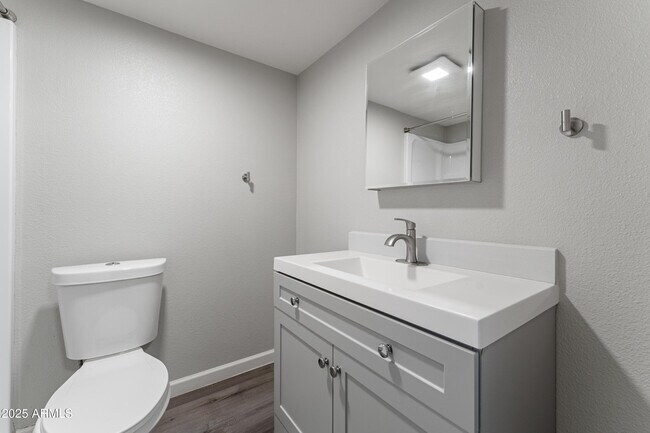 Building Photo - 3025 N 32nd St