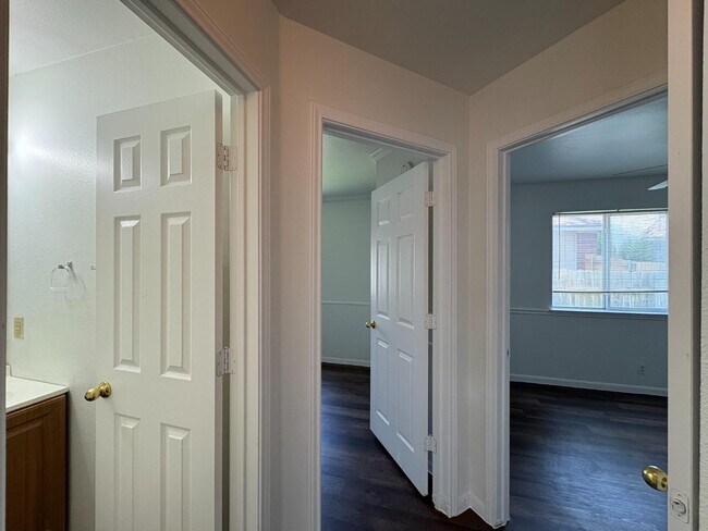 Building Photo - 21112 Derby Day Ave