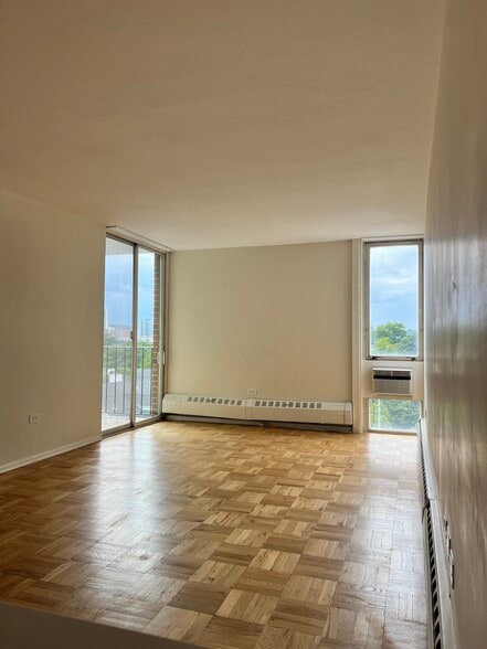 Building Photo - 87 Glenbrook Rd