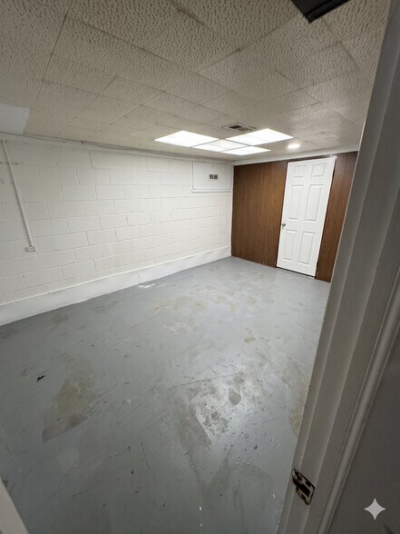 Building Photo - 26230 Briardale Ave