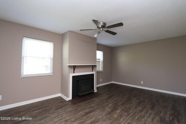 Building Photo - 6810 Village Green Blvd