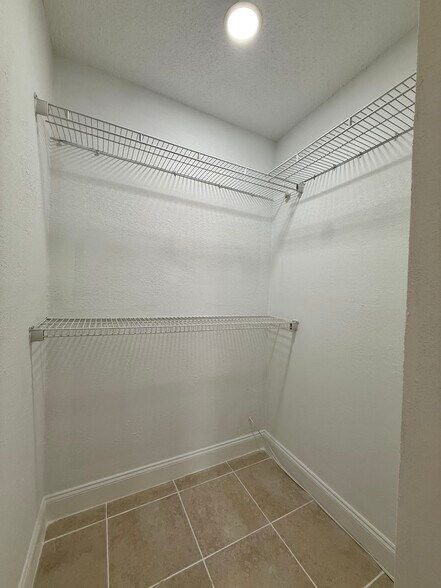 Closet - 821 SW 9th St