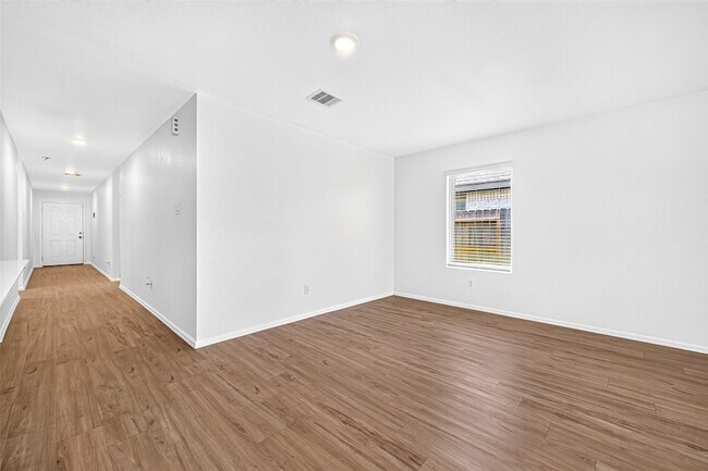 Building Photo - 27022 Breakaway Ln