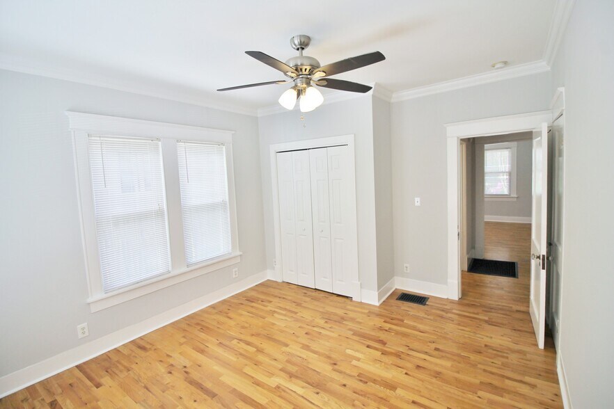 Building Photo - 1711 Villa Pl