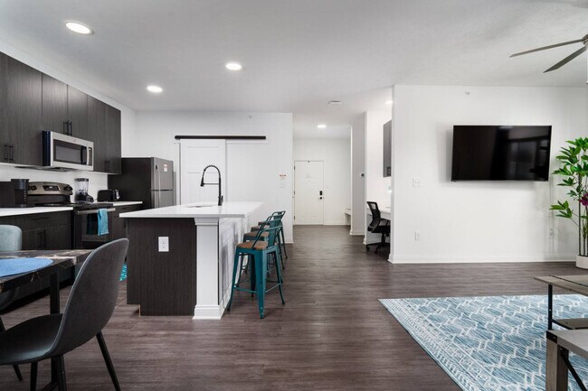 Building Photo - 5842 Leisure Ln