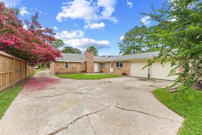 Building Photo - 7103 Foxway Ln