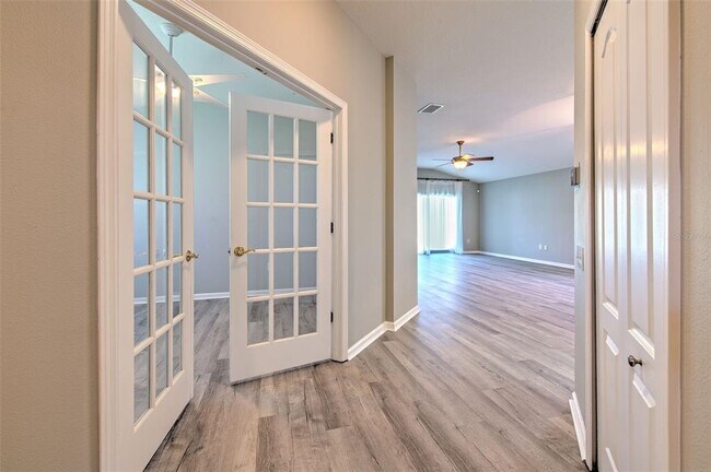 Building Photo - 5046 Gato Del Sol Cir