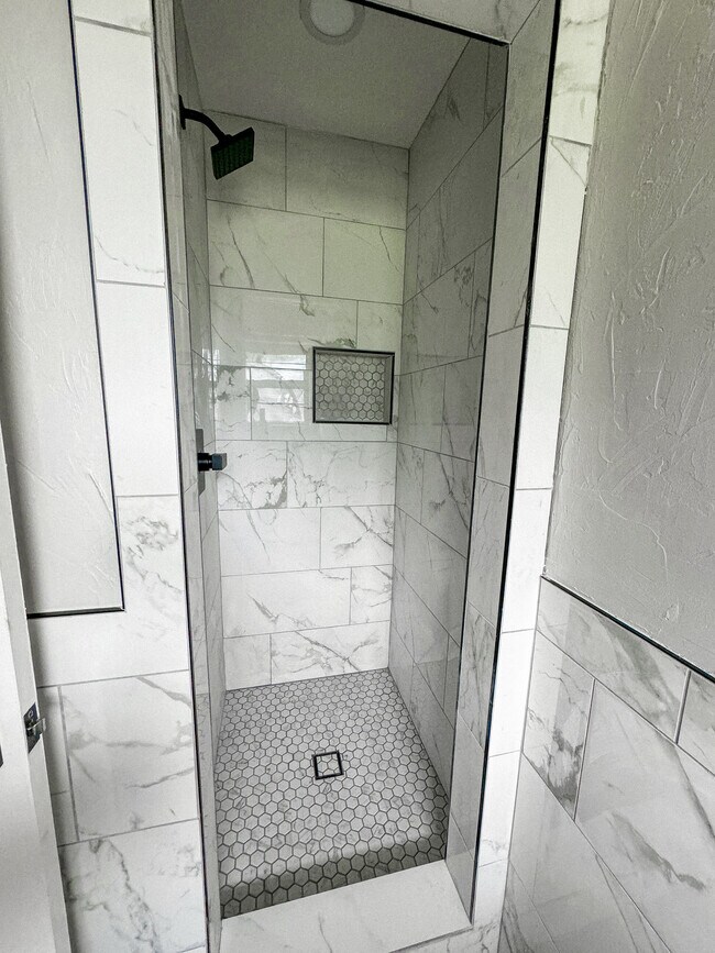 Building Photo - 2700 SW 85th St