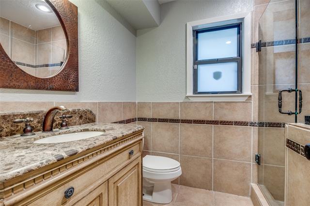 Building Photo - 6220 Glennox Ln