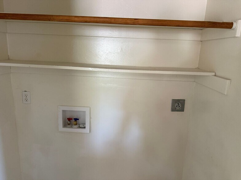 Building Photo - 4541 E San Francisco Blvd