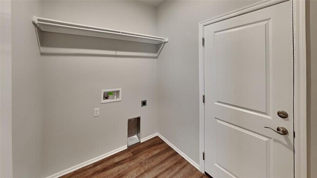 Building Photo - LUXURY 3 Bedroom 2 Bathroom Townhome in Piedmont Schools (Neighborhood Park and Basketball Court)