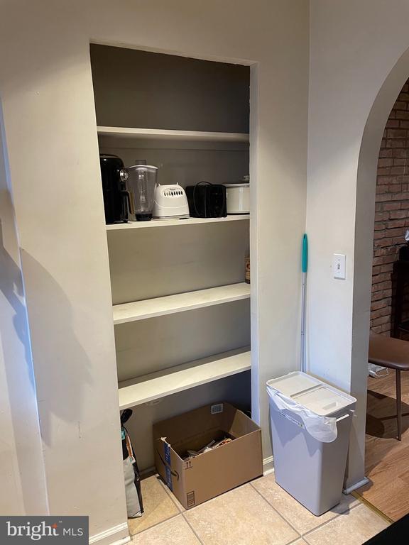 Building Photo - 1841 Light St