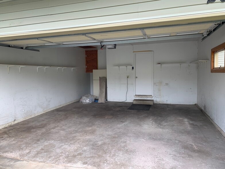 Two car garage - extra fridge in garage too - 2044 Bradley St