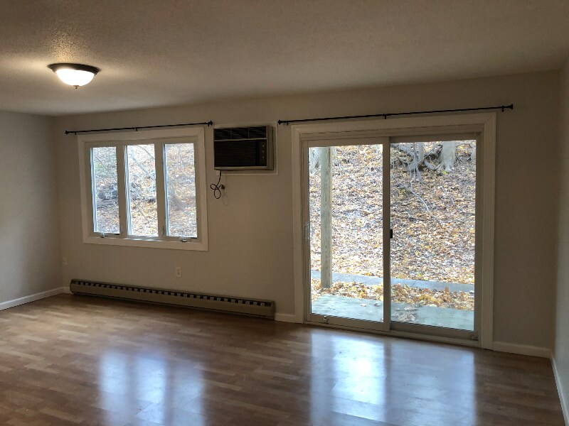 Building Photo - 85 Old Town Rd