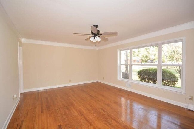 Building Photo - 4 Bed/3 Bath home w/fenced yard in Augusta - Available December 5, 2025