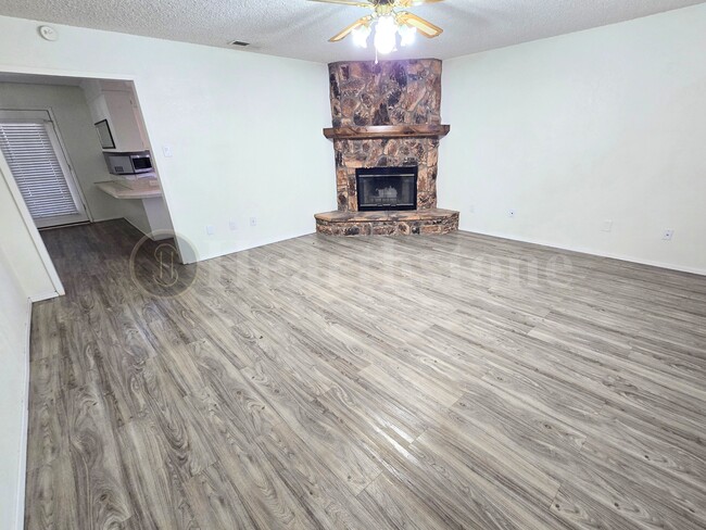 Building Photo - 1219 Gemini Cir