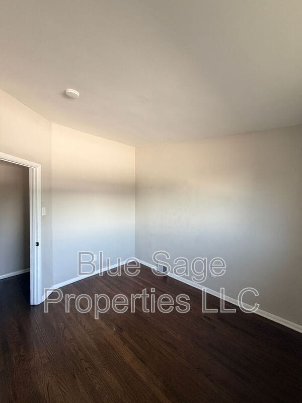 Building Photo - 205 Juniper Rd