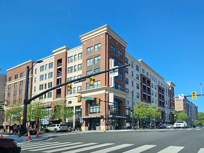 Building Photo - 1030 S Barton St