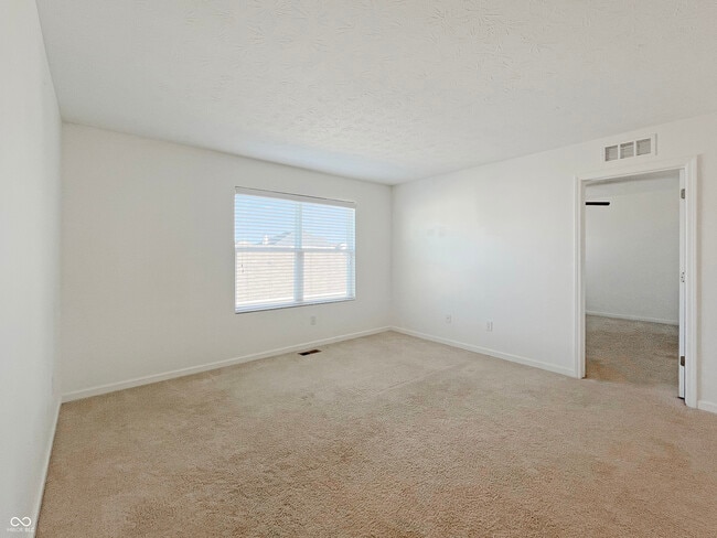 Building Photo - 5773 Bluff View Ln