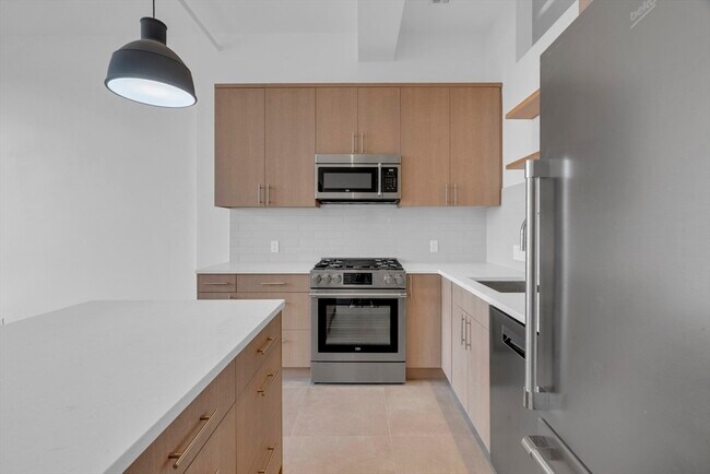 Building Photo - 70-72-72 Northampton St