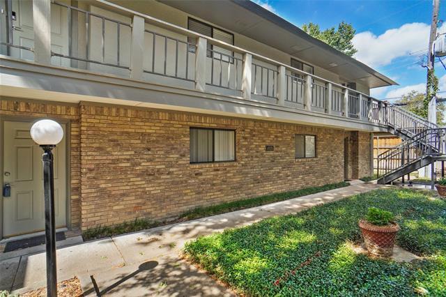 Building Photo - 4920 Byers Ave