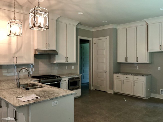Building Photo - 3 br, 2 bath House - Dutchtown Meadows