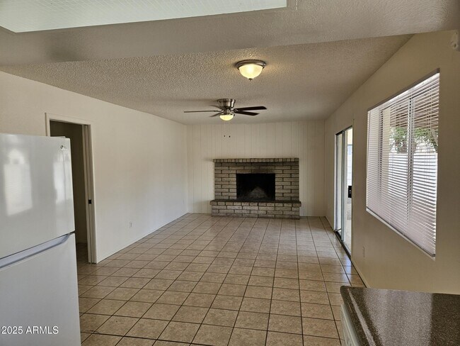 Building Photo - 1560 W Keating Ave