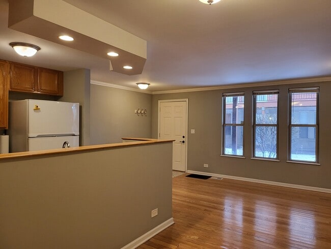 Building Photo - 2403 W Flournoy St