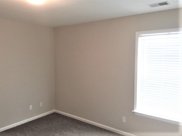 Building Photo - 14 Bushwood Dr