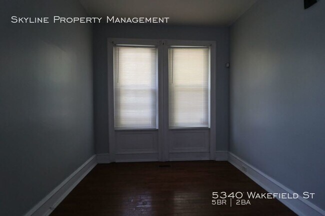 Building Photo - Beautiful Updated 5 Bedroom House