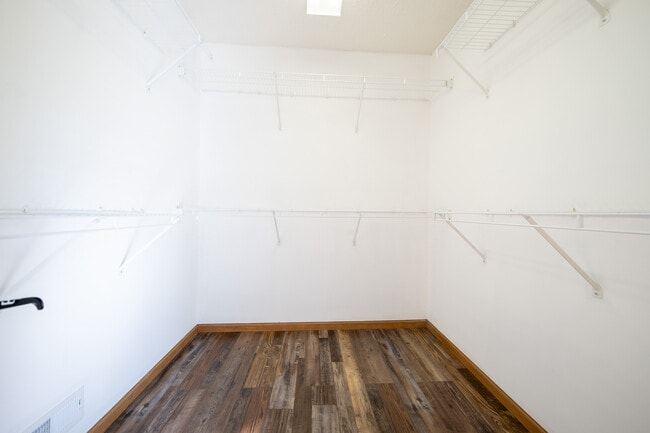 Building Photo - 4892 Bluff Heights Trail SE