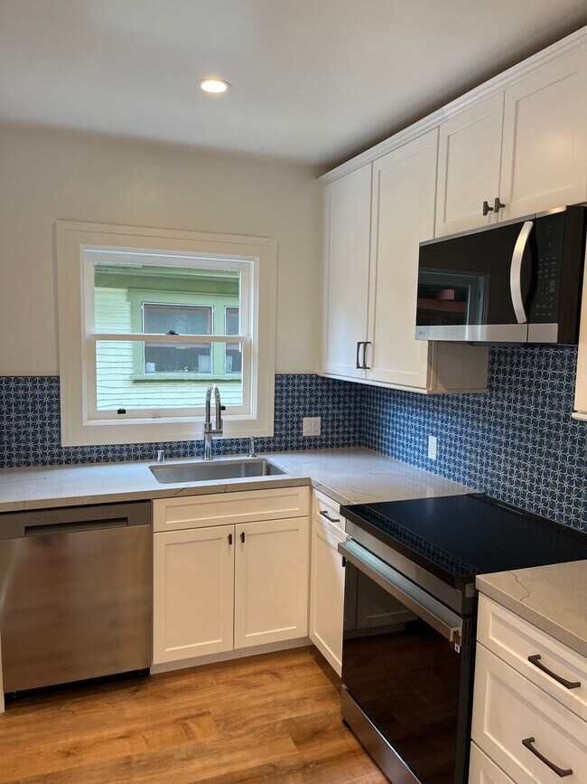 kitchen - 240 Lindero Ave