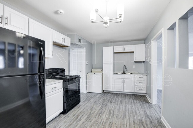Building Photo - 4508 E Indian Trail