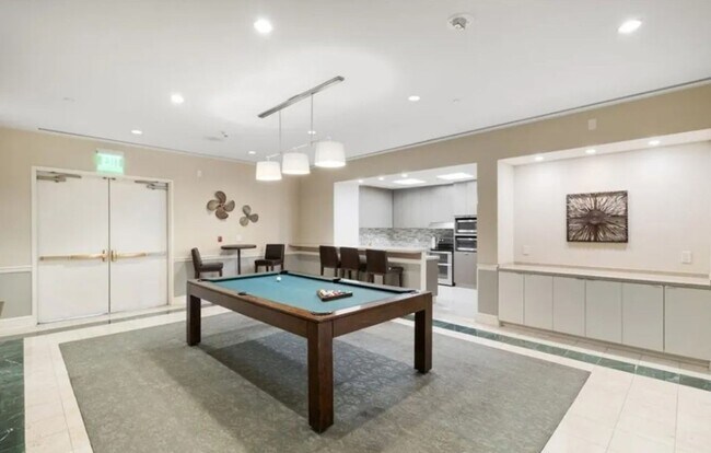 Building Photo - 2-Bedroom, 2-Bathroom Home in Prime Long B...