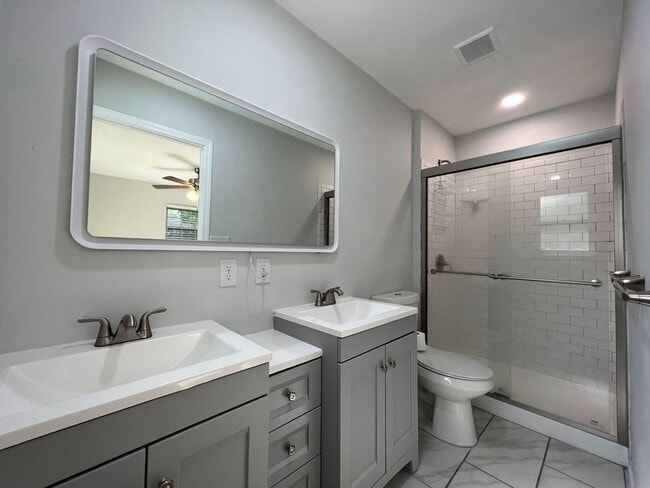 Building Photo - Pensacola - Mallory Heights - 3 Bedroom, 2...