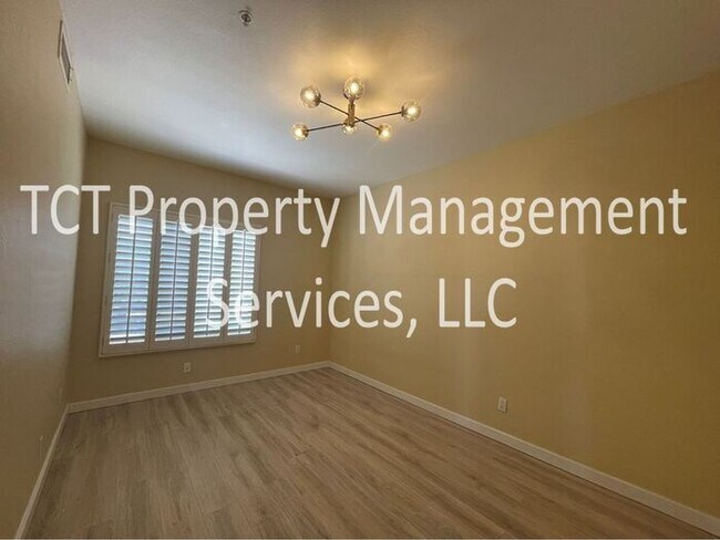 Building Photo - Stunning 4 Bedroom with Desert View!