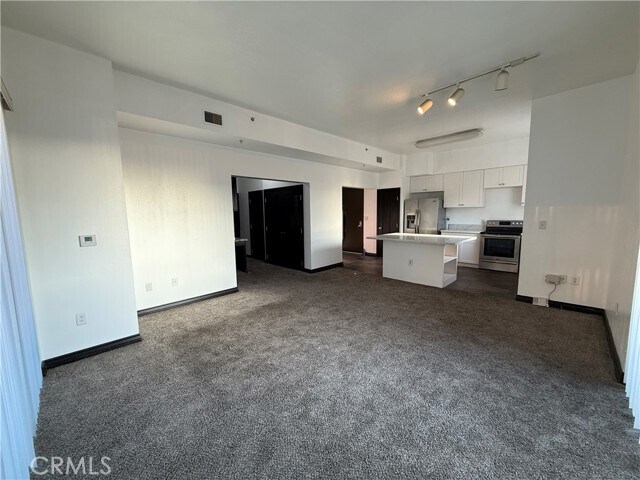 Building Photo - 388 E Ocean Blvd