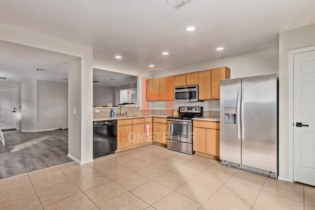 Building Photo - 2812 N 17th Pl
