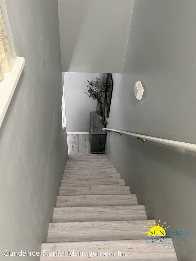 Building Photo - 2 br, 1.5 bath House - 217 Oak Street SE U...