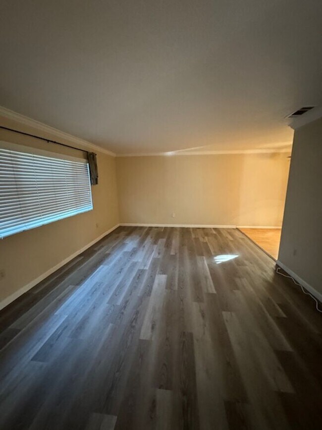 Building Photo - Beautiful Home in the Heart of Hemet