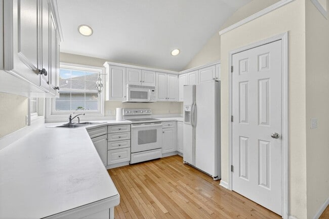 Building Photo - Heathercove Place