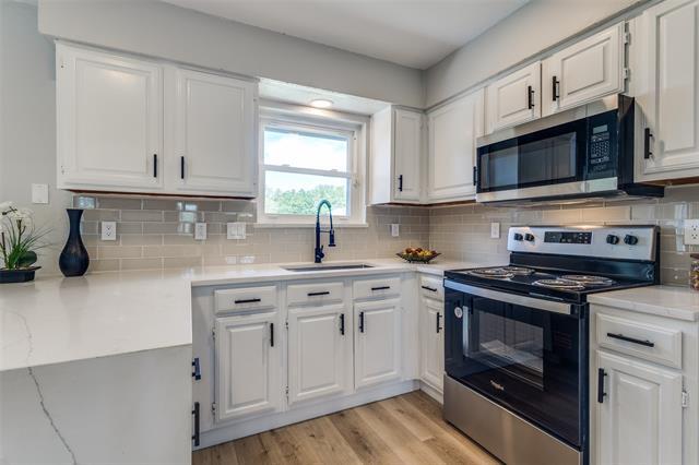 Building Photo - 900 Hillside Ln