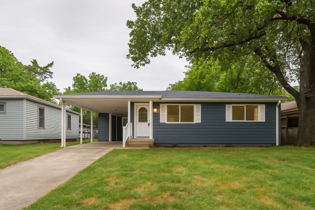 Primary Photo - 1039 W Star St