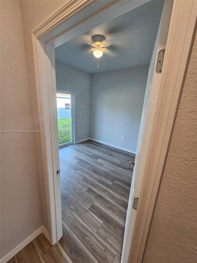 Building Photo - 1431 Las Villas Blvd