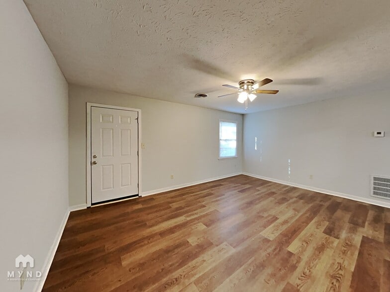 Building Photo - 421 Cabriolet Ct